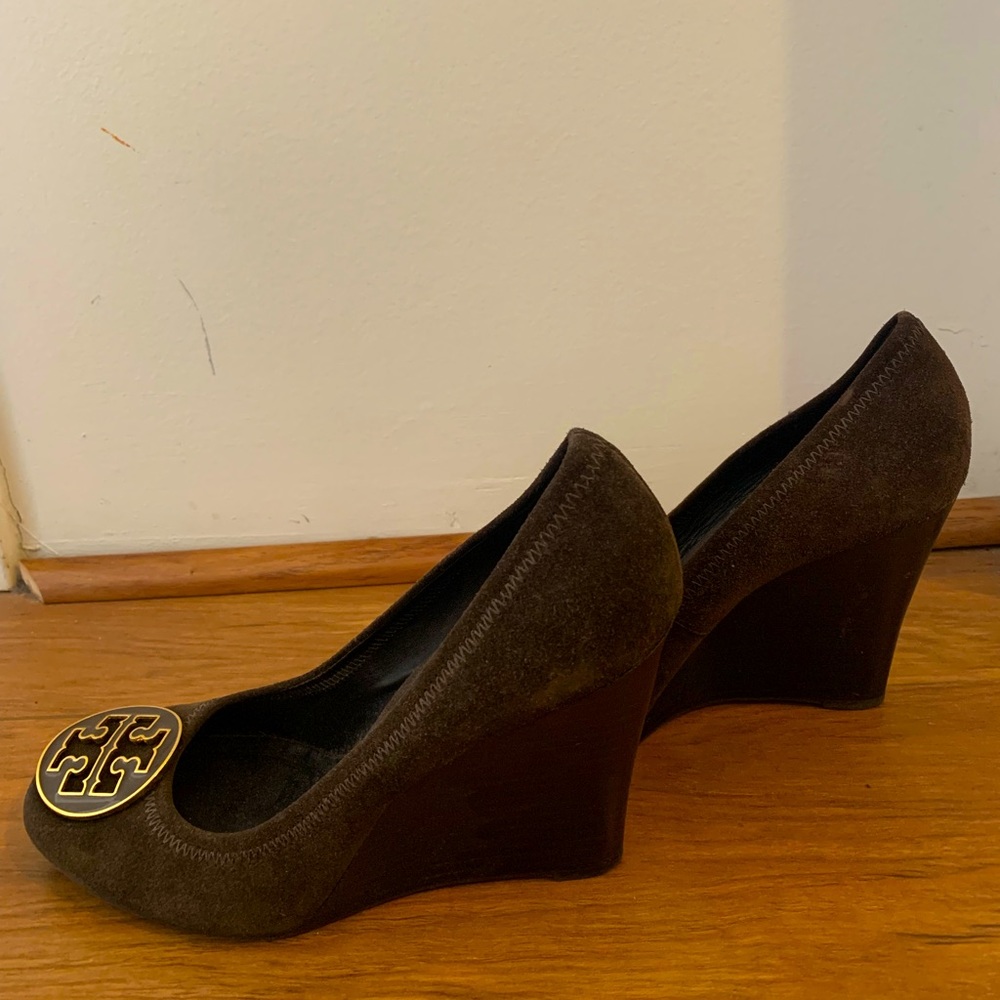 Brown suede Tory Burch wedges